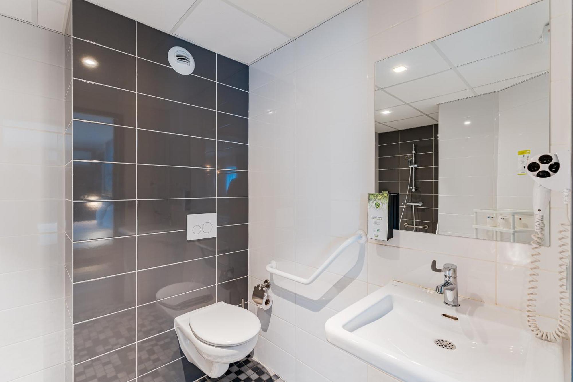 Kyriad Direct Tours Sud - Chambray Les Tours Luaran gambar