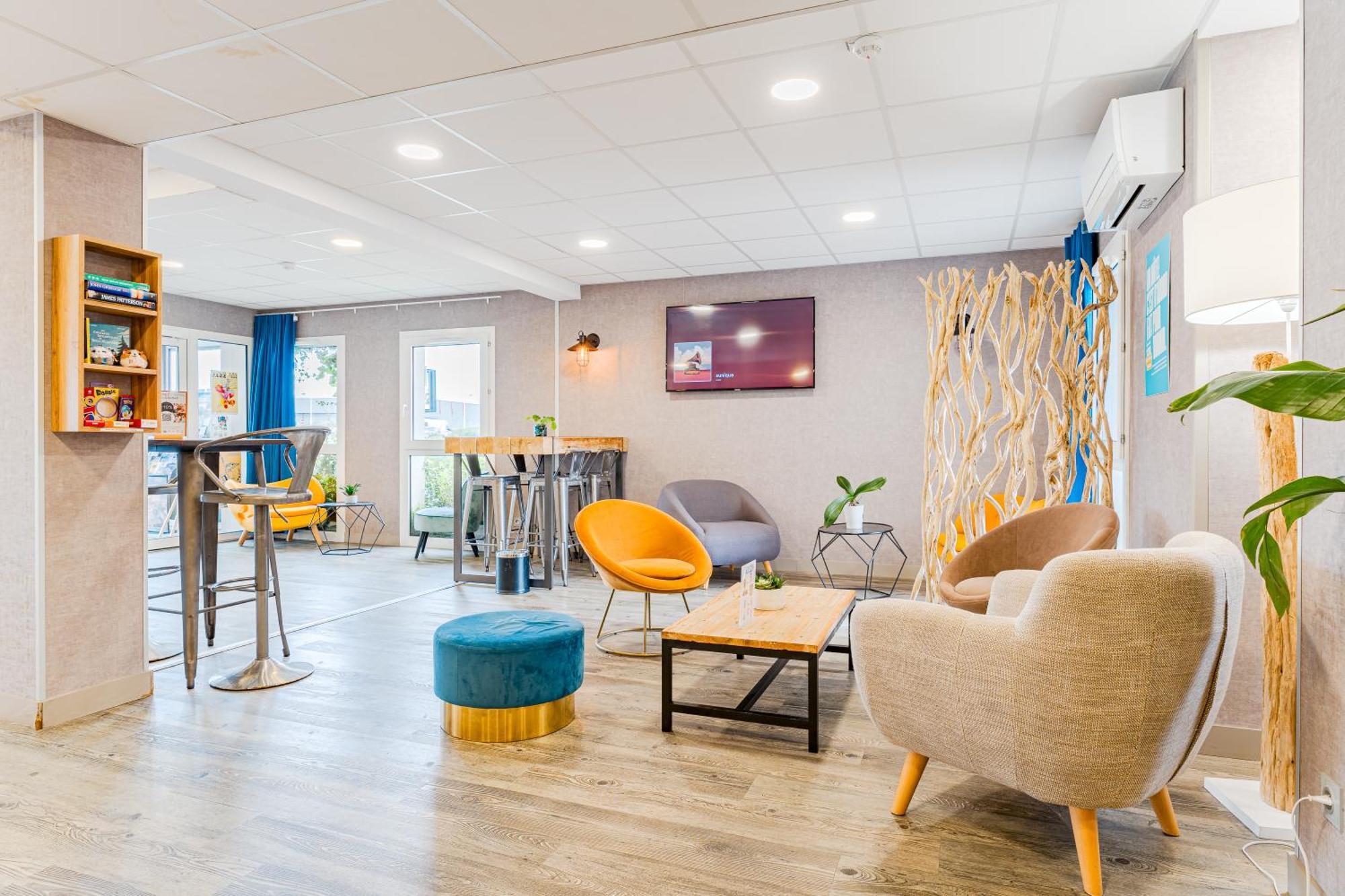 Kyriad Direct Tours Sud - Chambray Les Tours Luaran gambar