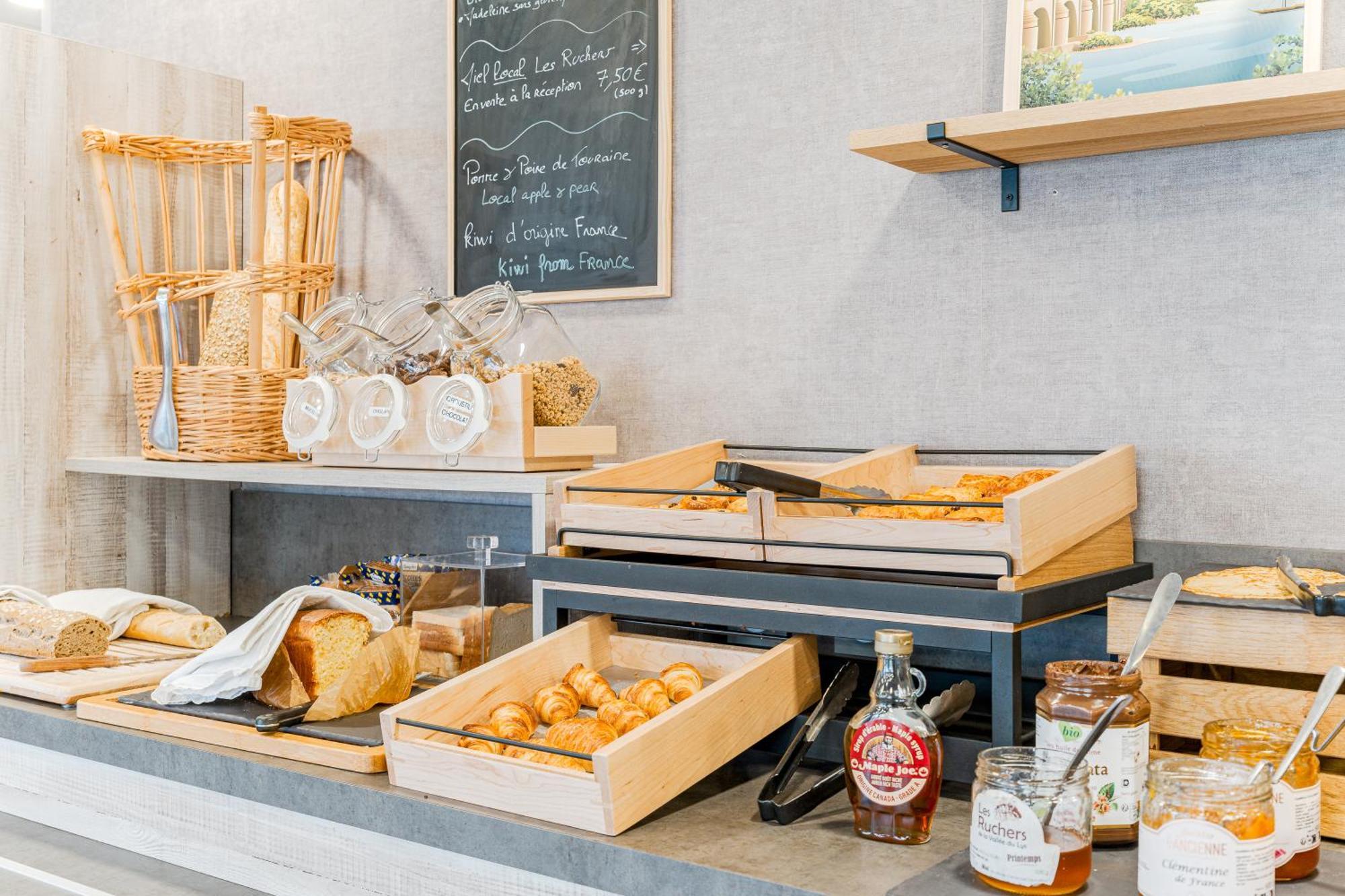 Kyriad Direct Tours Sud - Chambray Les Tours Luaran gambar