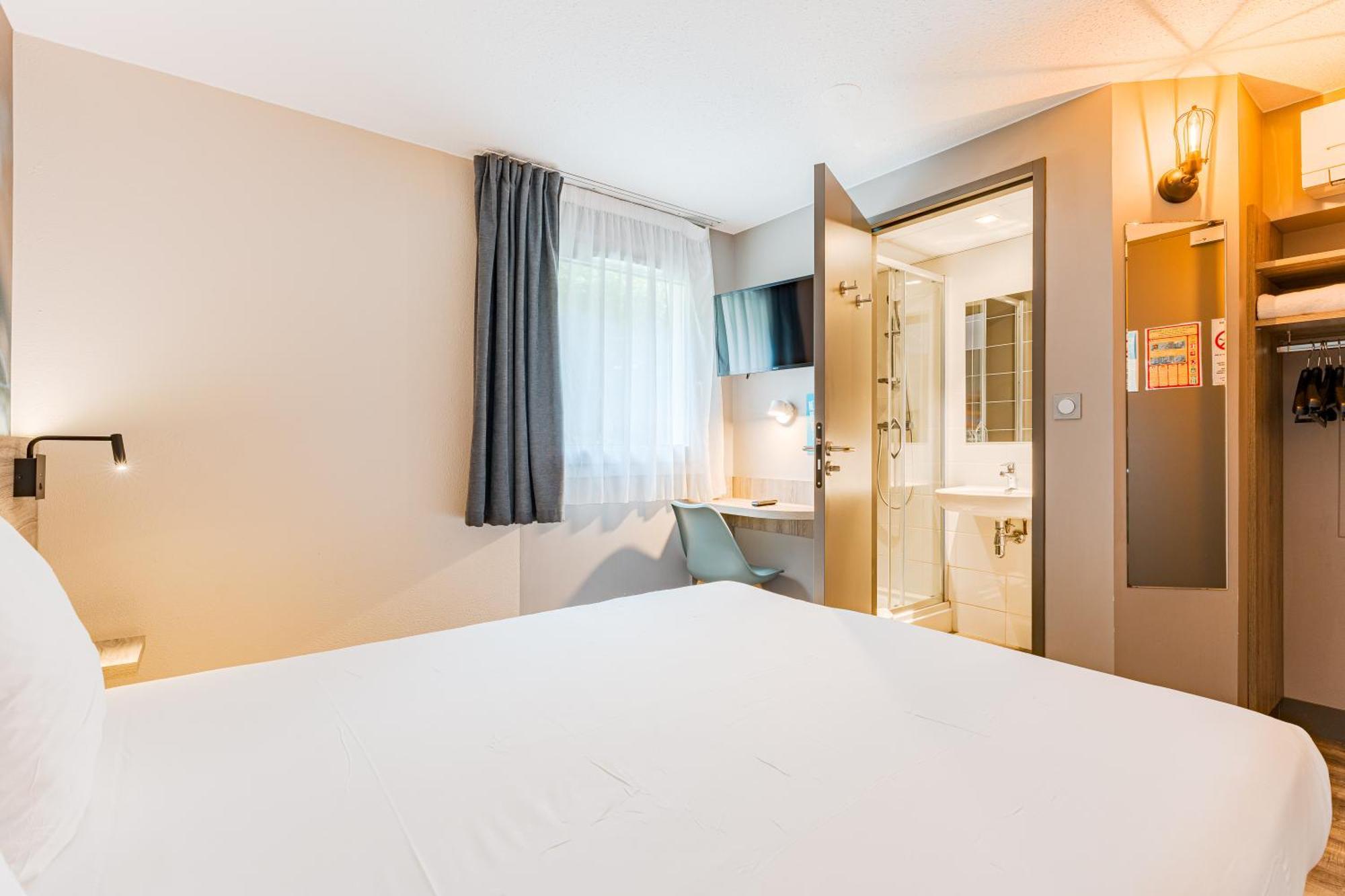 Kyriad Direct Tours Sud - Chambray Les Tours Luaran gambar