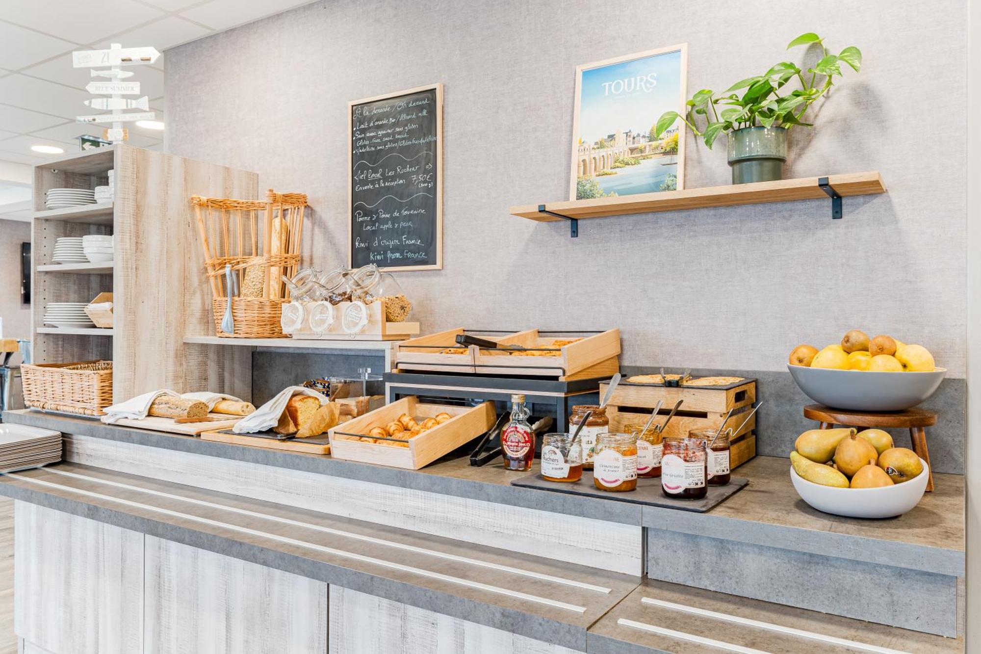 Kyriad Direct Tours Sud - Chambray Les Tours Luaran gambar